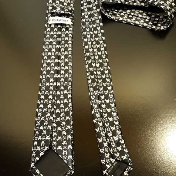 Thin Black Tie Geek Space Invaders Tie - Picture 3 of 5